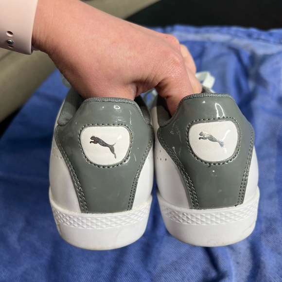 PUMA WOMENS WHITE WITH GRAY PATENT TRIM LACE UP - Picture 4 of 5